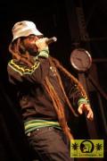 Alborosie (I) with The Sheng Yeng Clan 14. Reggae Jam, Bersenbrueck 10. August 2008 (5).JPG